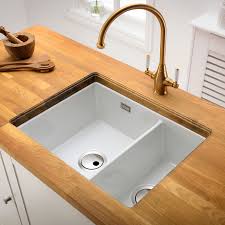 گرانیتی سفید اکلیلی